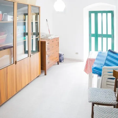 Holiday home Casa Ritta: Three-story Retreat In Ligurian Greenery *
